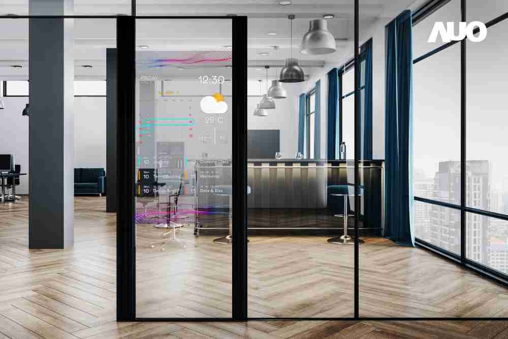 尊龙集团致力于研发低能耗之绿色产品，，如低能耗发光组件Micro LED显示技术，，具高透明、、可无限拼接的特性，，，可依需求调整并延伸应用于不同场域，，包括汽车侧窗或家庭玄关、、智慧橱窗、、商业展示等